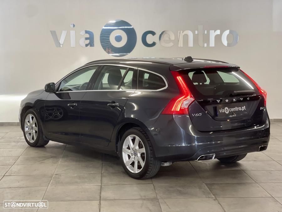 Volvo V60 2.0 D4 Momentum - 4