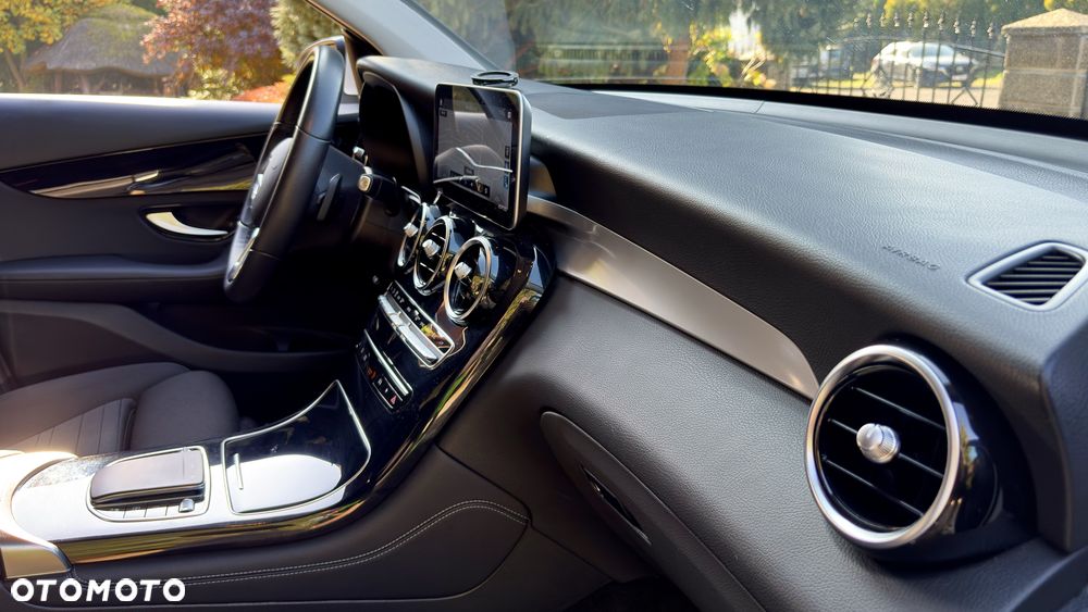 Mercedes-Benz GLC 200 d 4-Matic Business Edition - 32