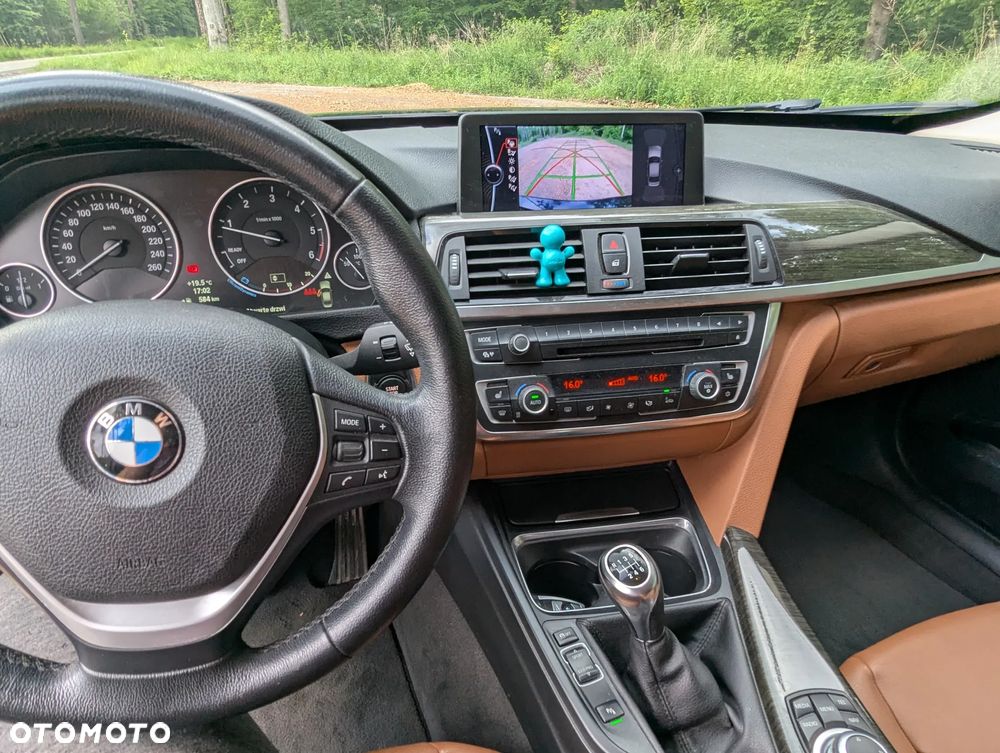 BMW Seria 3 320d - 16