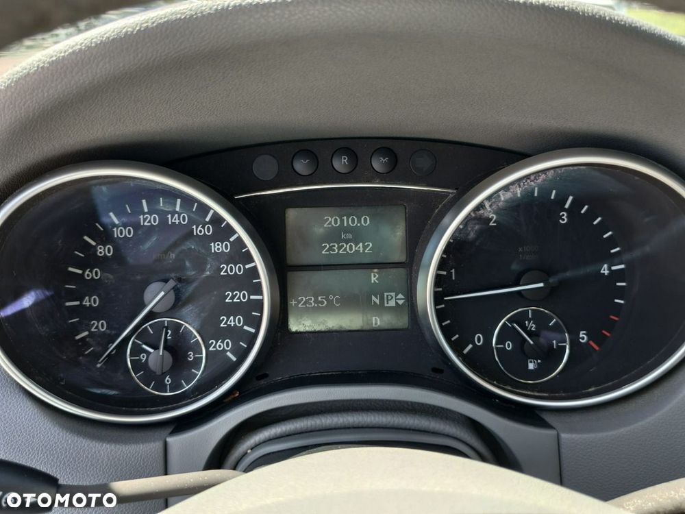 Mercedes-Benz ML - 14