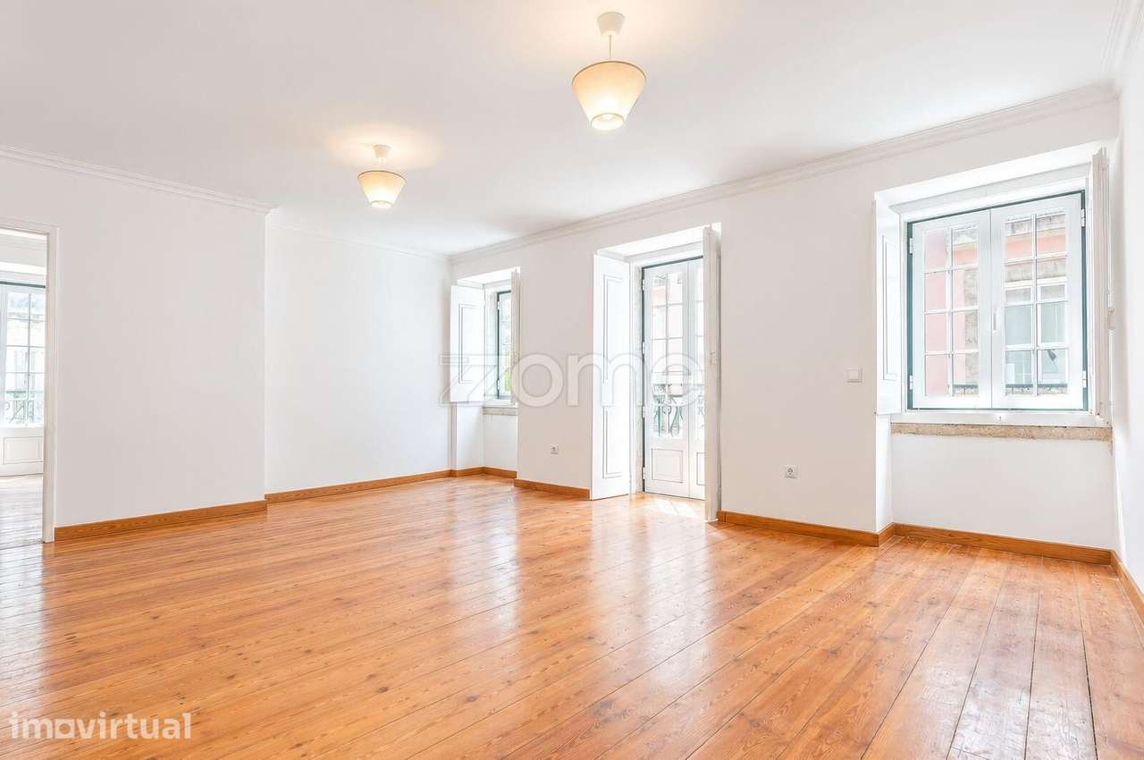 Apartamento T2 Luminoso no Bairro Alto - Grande imagem: 2/16