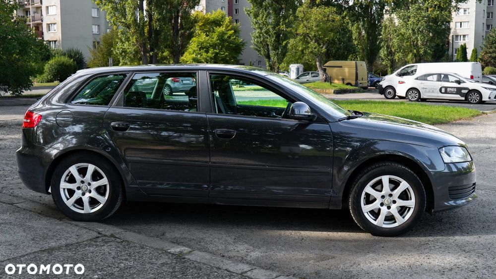 Audi A3 Sportback 2010 photo 5