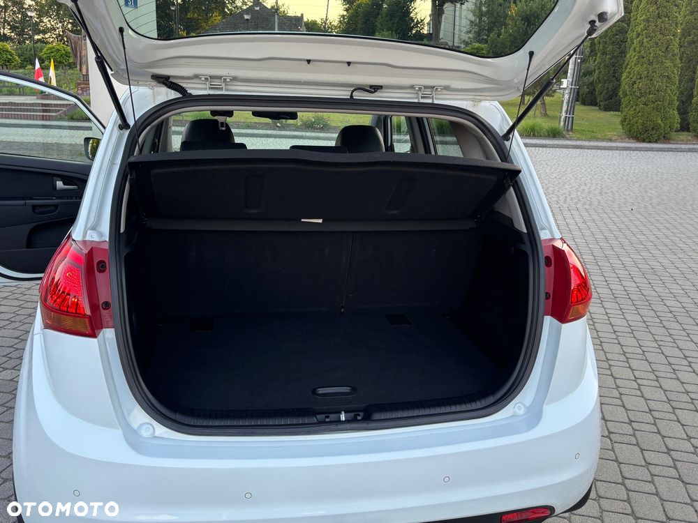 Kia Venga 1.4 CVVT Business Line - 27