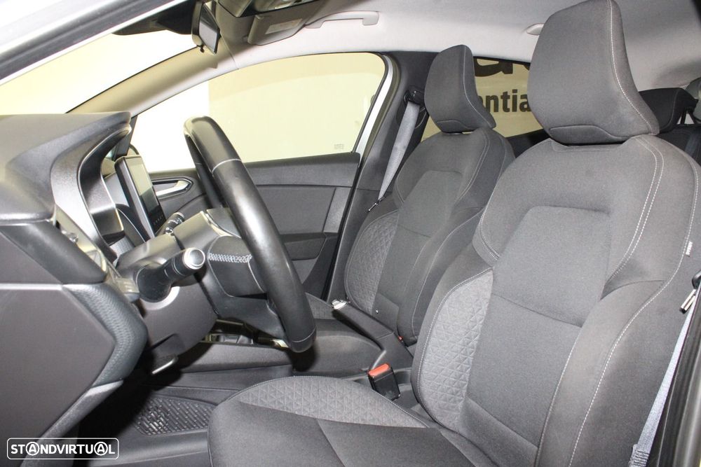 Renault Clio - 23