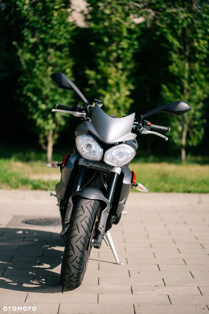 Triumph Street Triple - 13