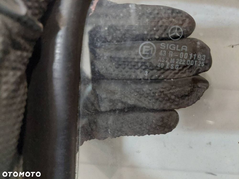 SZYBA KAROSERYJNA PRAWY TYŁ MERCEDES T1 KACZKA - 2