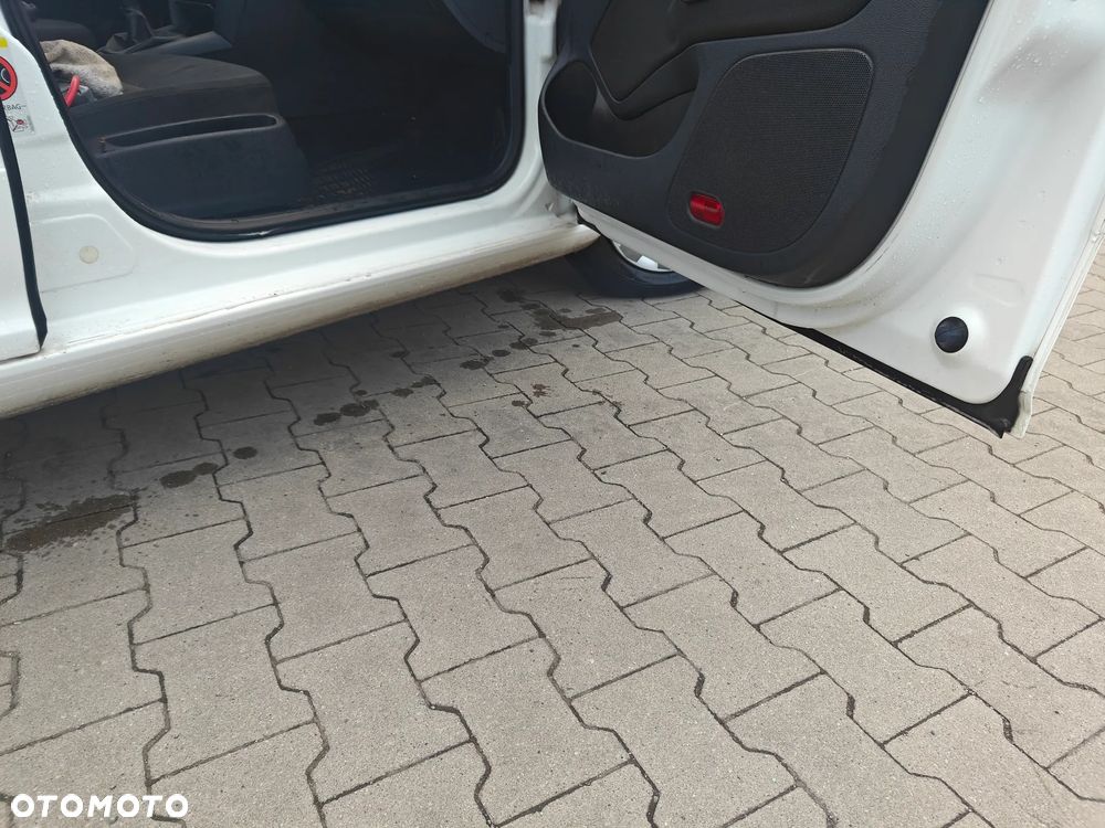 Skoda Octavia 1.6 TDI DPF Ambition - 9