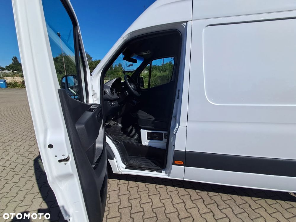 Mercedes-Benz Esprinter - 16
