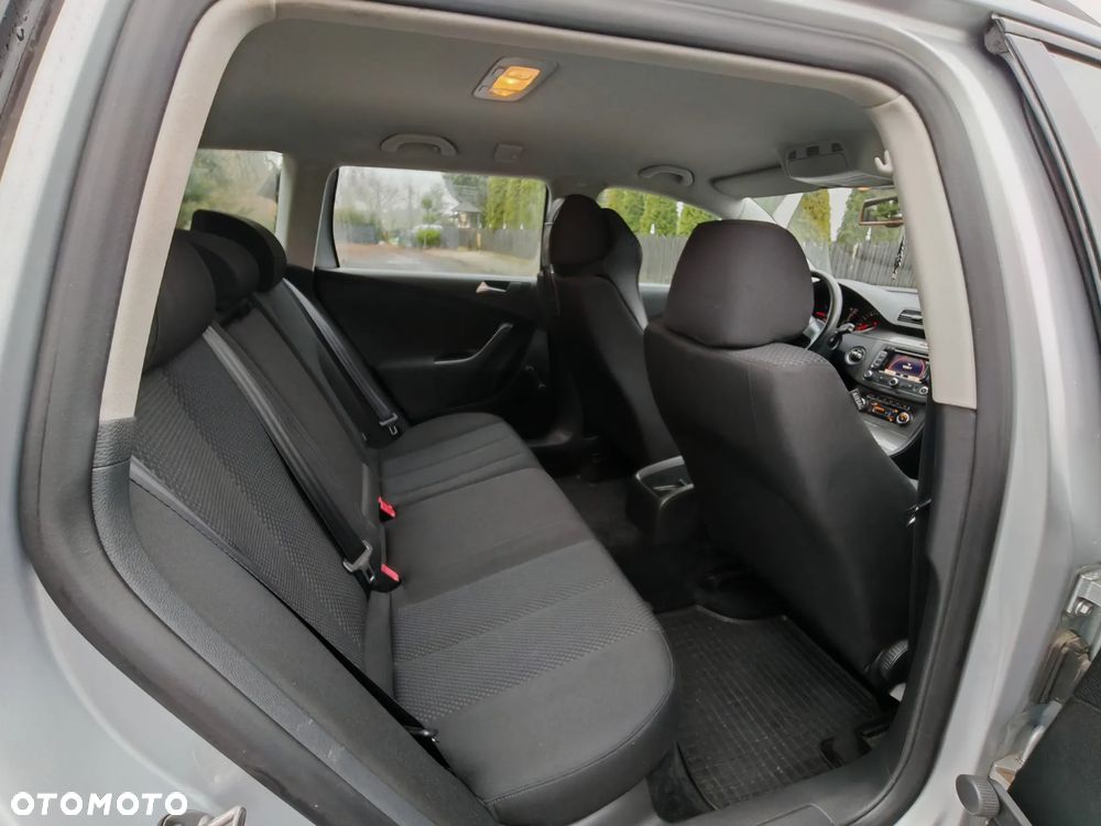 Volkswagen Passat - 9