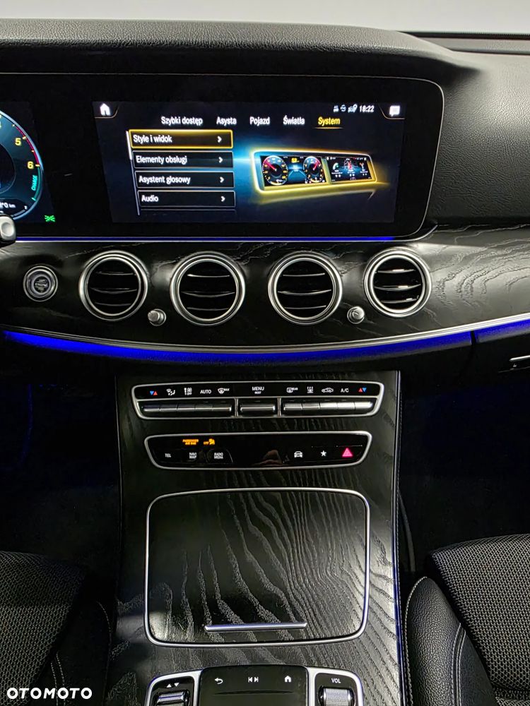 Mercedes-Benz Klasa E 300 de 4-Matic Exclusive - 17