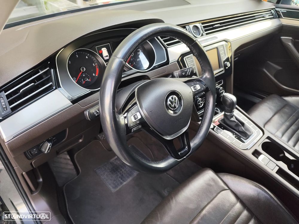 VW Passat Variant 2.0 TDI Highline DSG - 2
