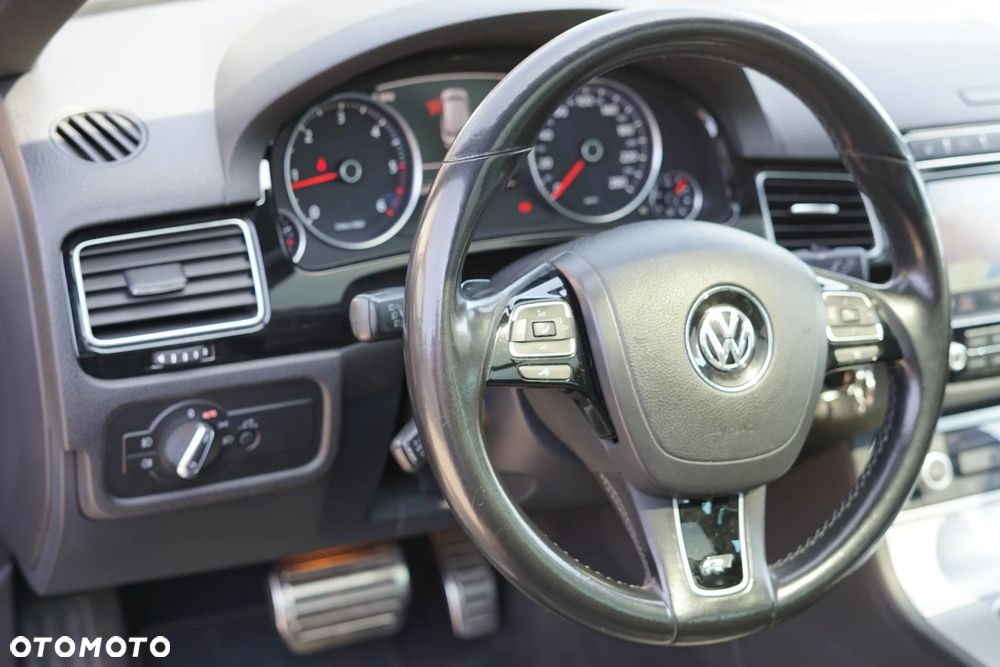 Volkswagen Touareg 3.0 V6 TDI BMT Perfectline R-Style - 15