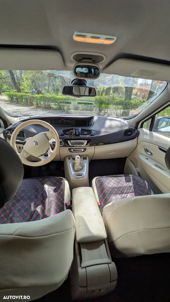 Renault Grand Scenic 1.6 dCi Stop&Start Energy Privilege - 4