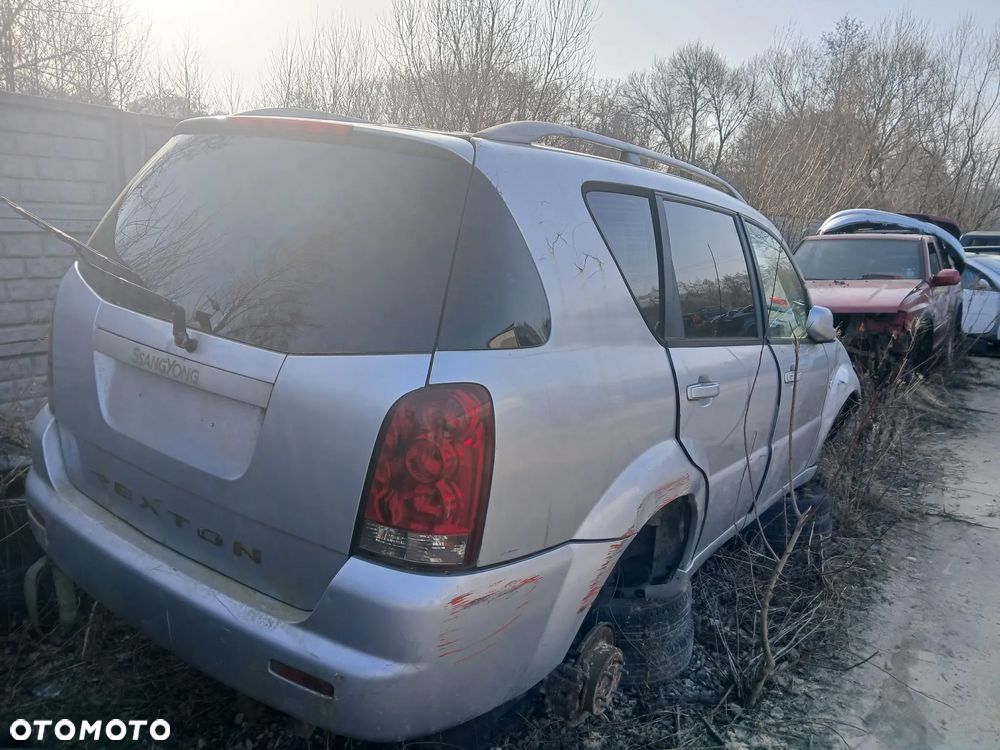 ssangyong rexton maska zderzak lampa grill błotnik drzwi zbiornik paliwa szyba lusterko klamka - 2