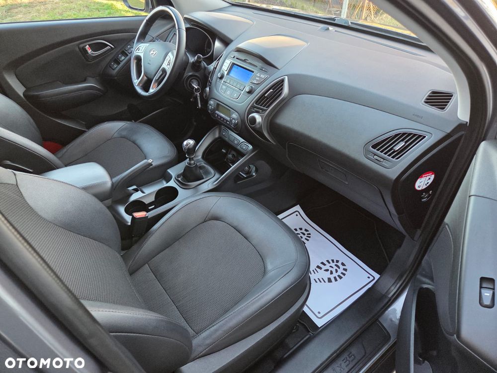 Hyundai ix35 1.6 2WD Fifa World Cup Edition - 19