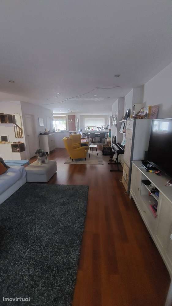 Moradia T5 com jardim e varanda em Guimarães - Grande imagem: 2/13