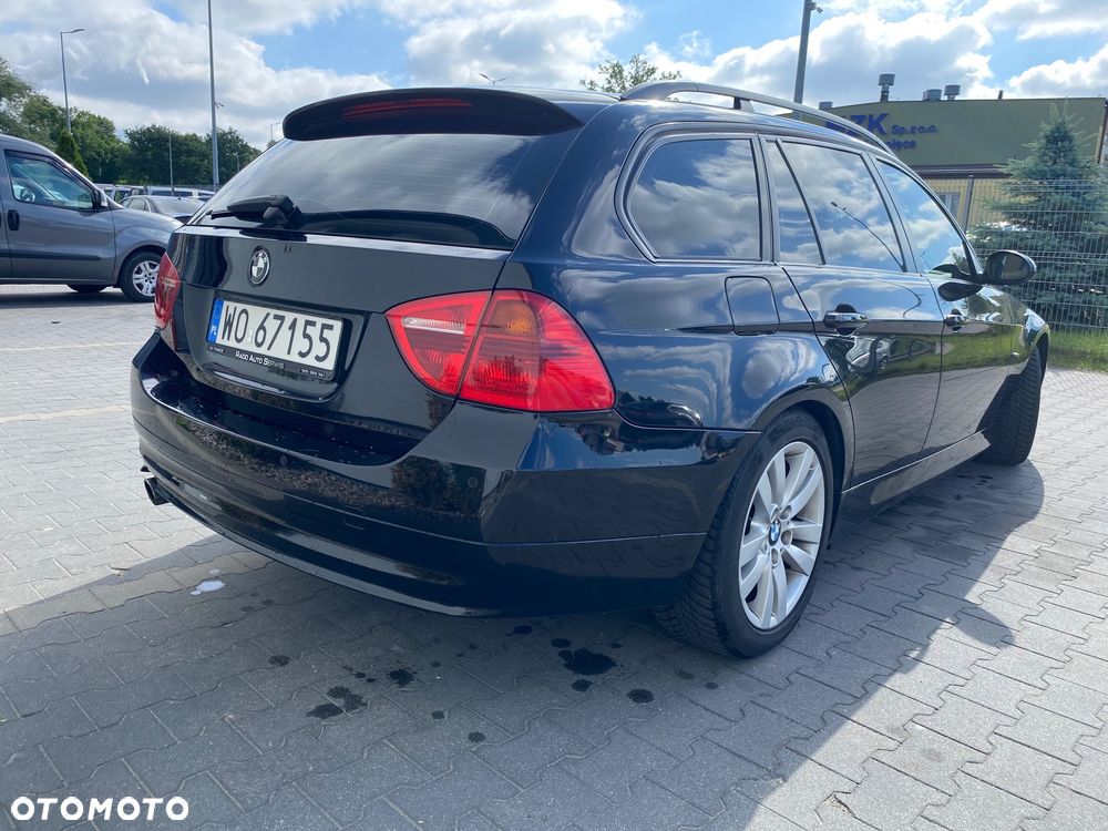 BMW Seria 3 318d - 3