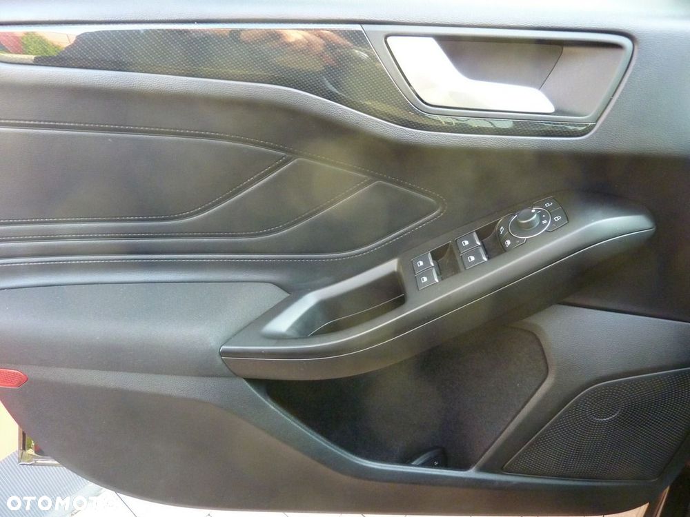 Ford Focus - 32