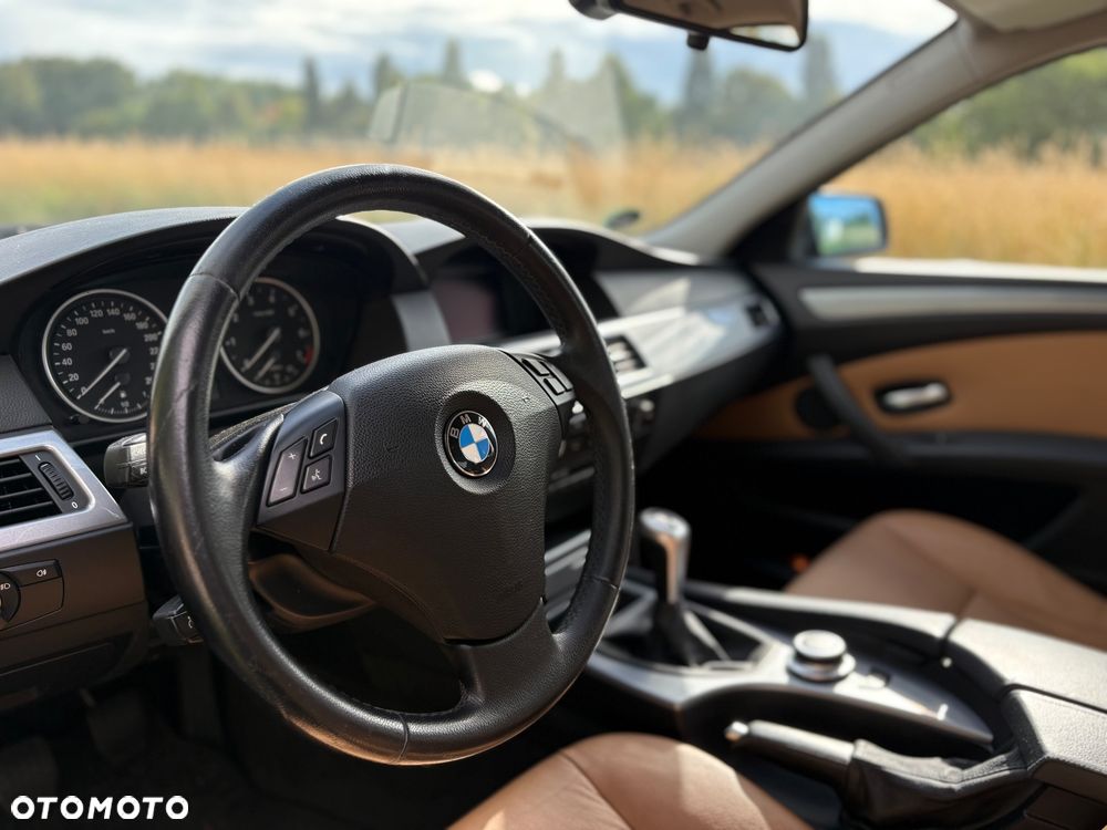 BMW Seria 5 523i Edition Exclusive - 11