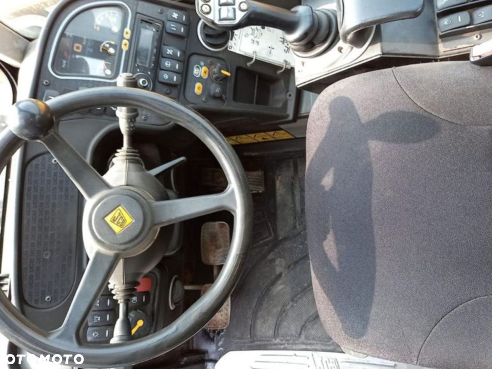 JCB 531-70 Agri Plus - 13