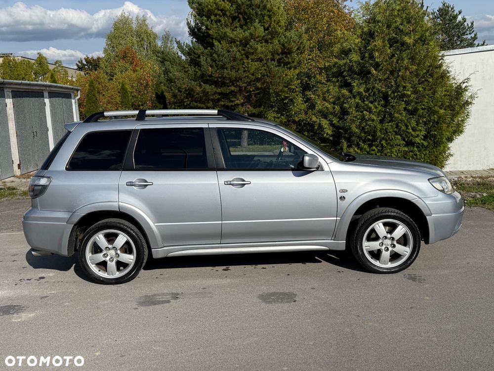 Mitsubishi Outlander - 5