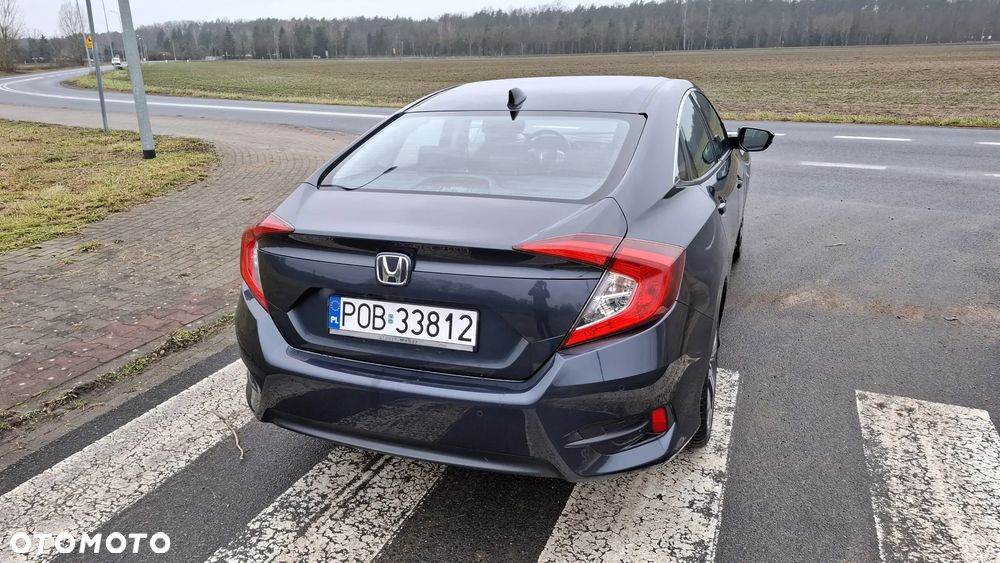 Honda Civic 1.5 i-VTEC Turbo CVT Elegance - 10