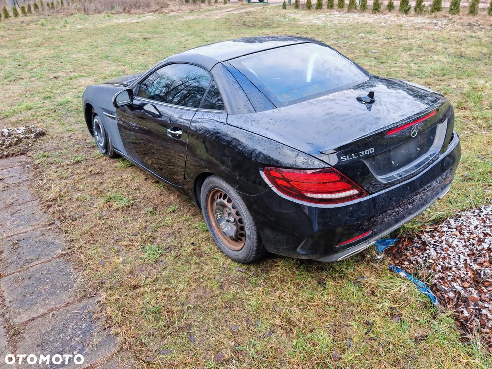 Mercedes-Benz SLC - 7