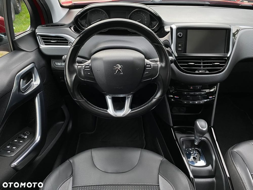 Peugeot 2008 1.2 Pure Tech Allure S&S EAT6 - 13