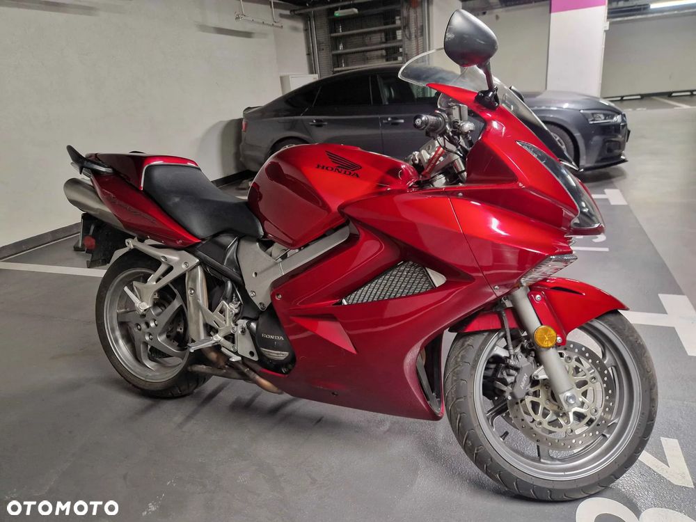 Honda VFR - 4