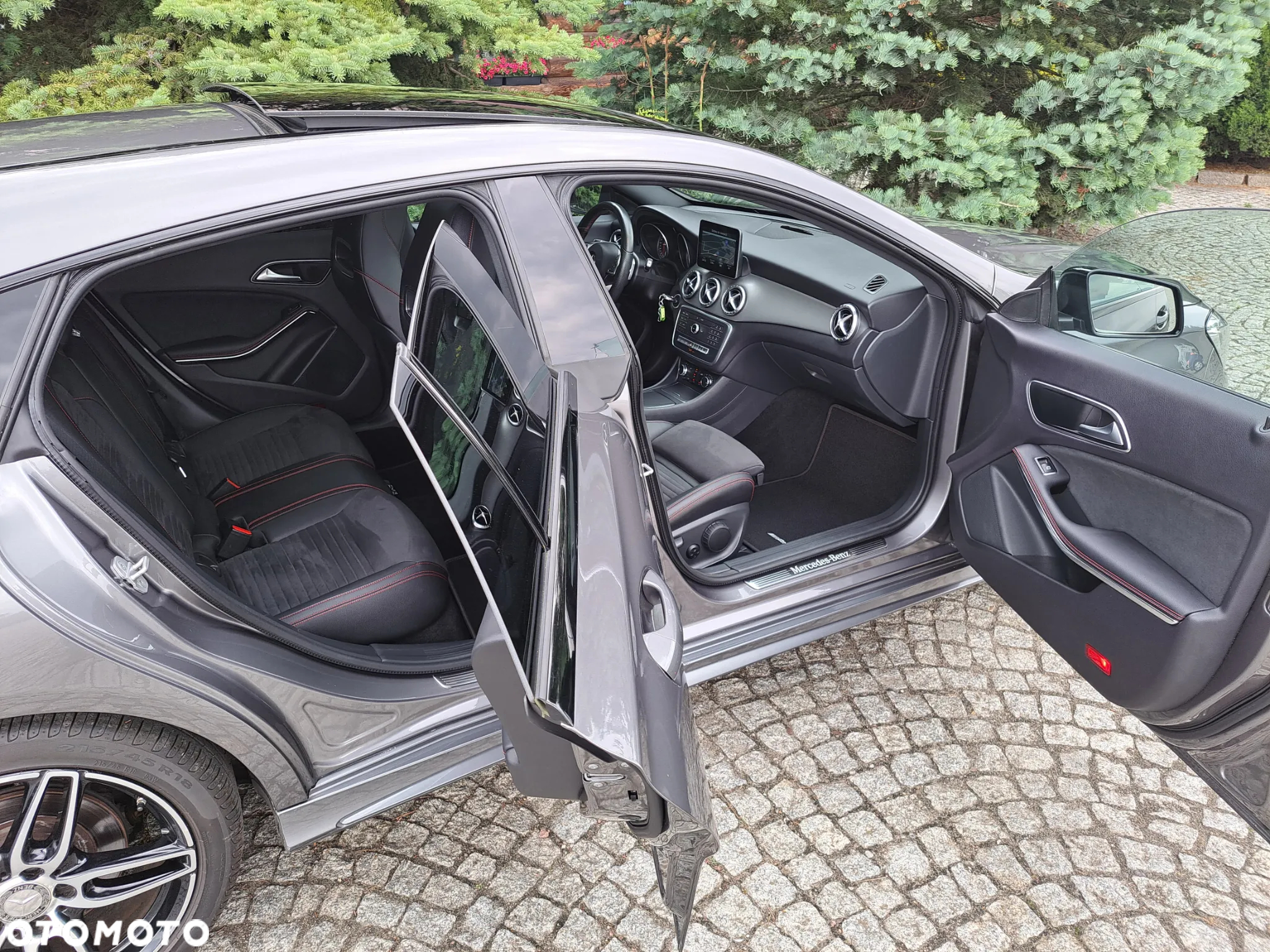 Mercedes-Benz CLA Shooting Brake 200 7G-DCT AMG Line - 23
