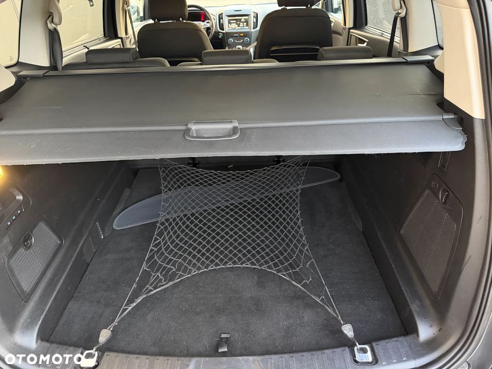 Ford S-Max - 12