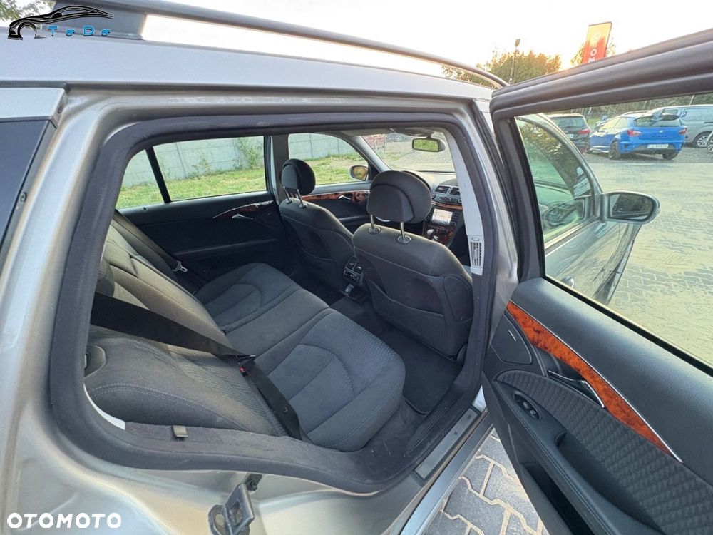 Mercedes-Benz Klasa E 500 4-Matic T Elegance - 39