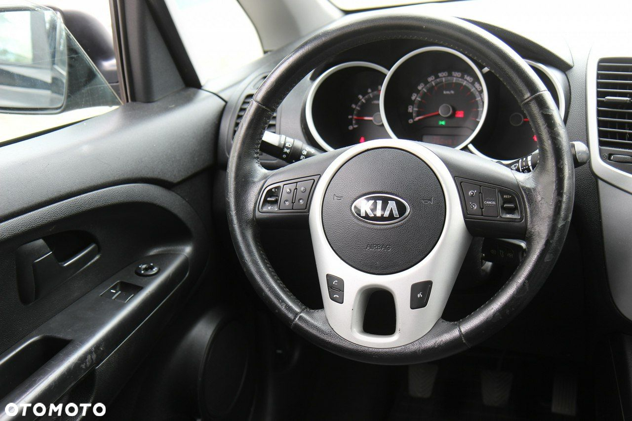 Kia Venga - 15