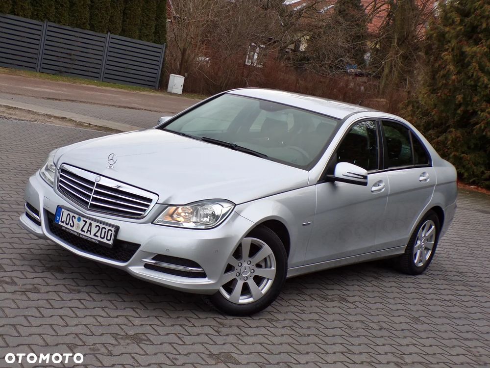 Mercedes-Benz Klasa C 180 BlueEFFICIENCY Elegance - 13