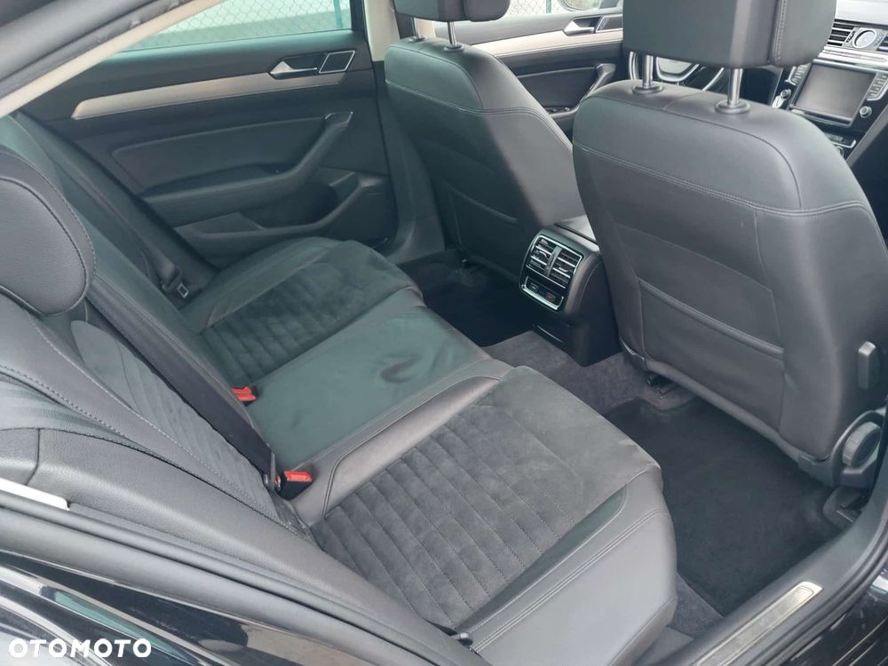 Volkswagen Passat 2.0 TDI Bi-Turbo BMT 4Mot Highline DSG - 17