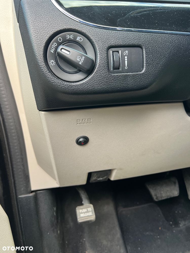 Dodge Grand Caravan - 12