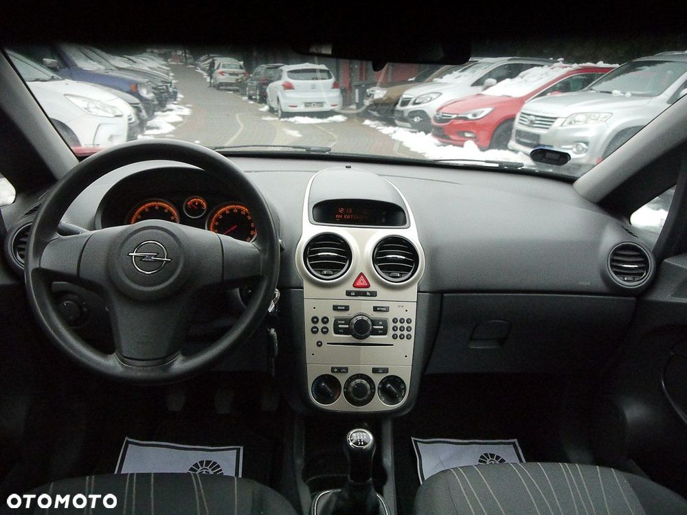 Opel Corsa 1.4 16V Cosmo - 19