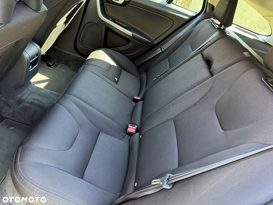 Volvo V60 Cross Country D4 AWD Geartronic Summum - 30
