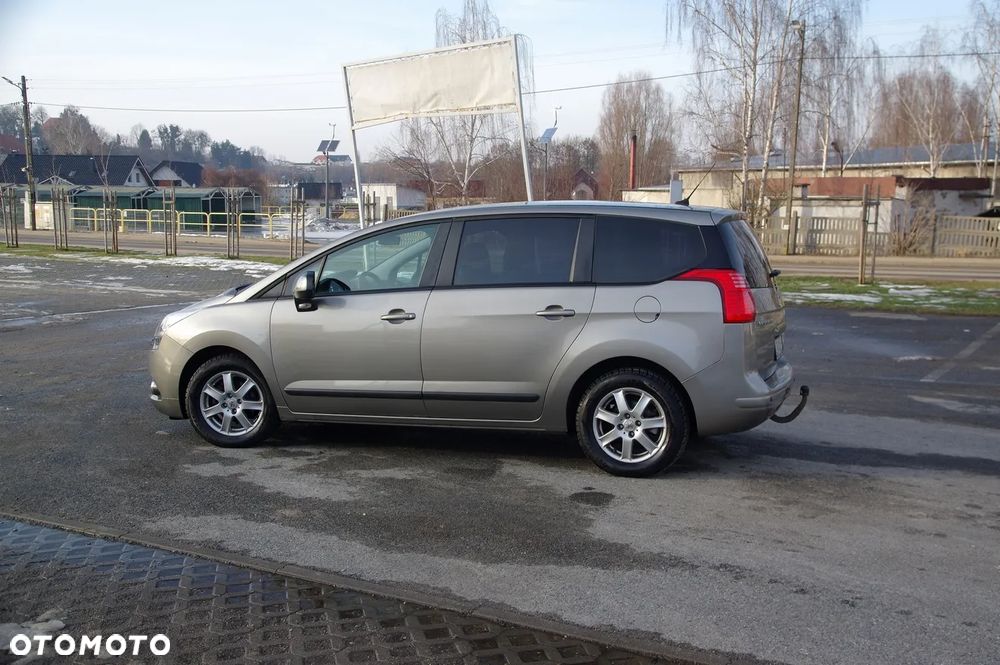 Peugeot 5008 - 13