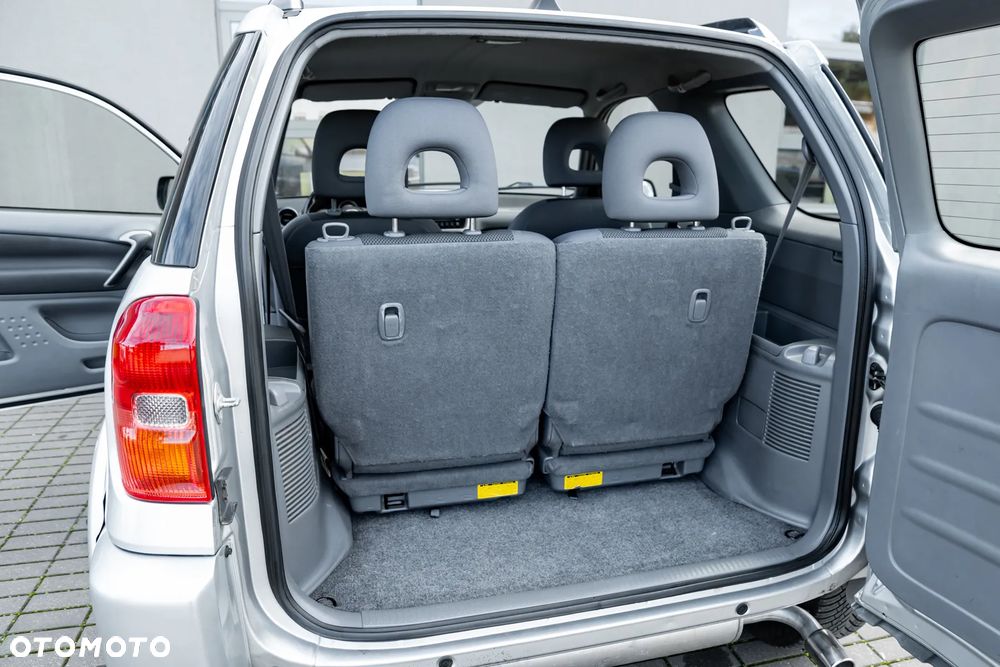 Toyota RAV4 4x4 Edition - 12