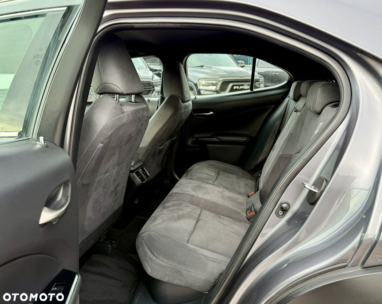 Lexus UX 250h Elegance 2WD - 10
