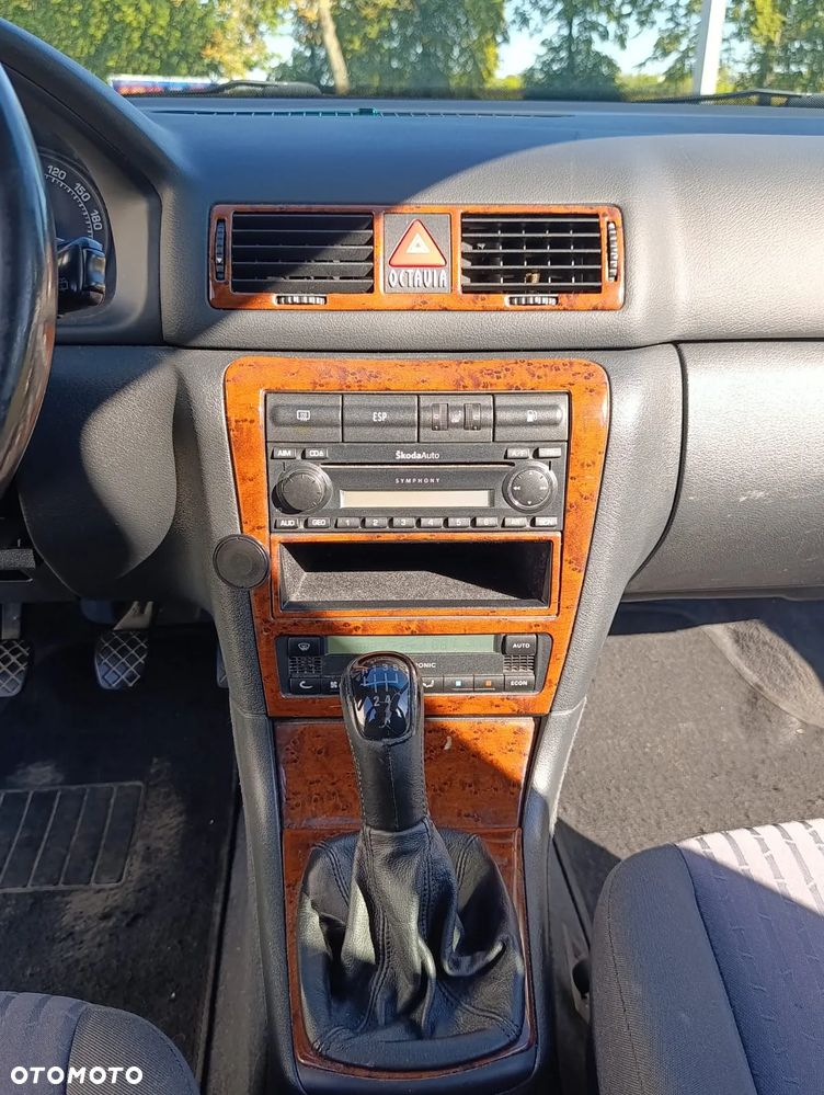 Skoda Octavia 1.8T Elegance - 16