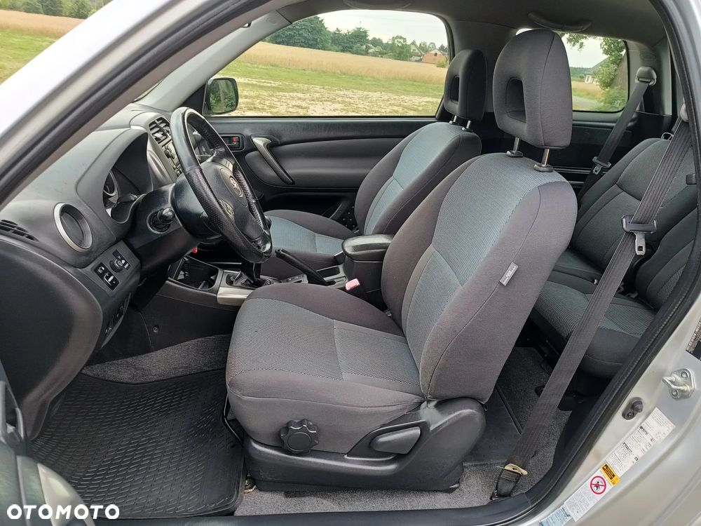 Toyota RAV4 D-4D 4x4 - 8