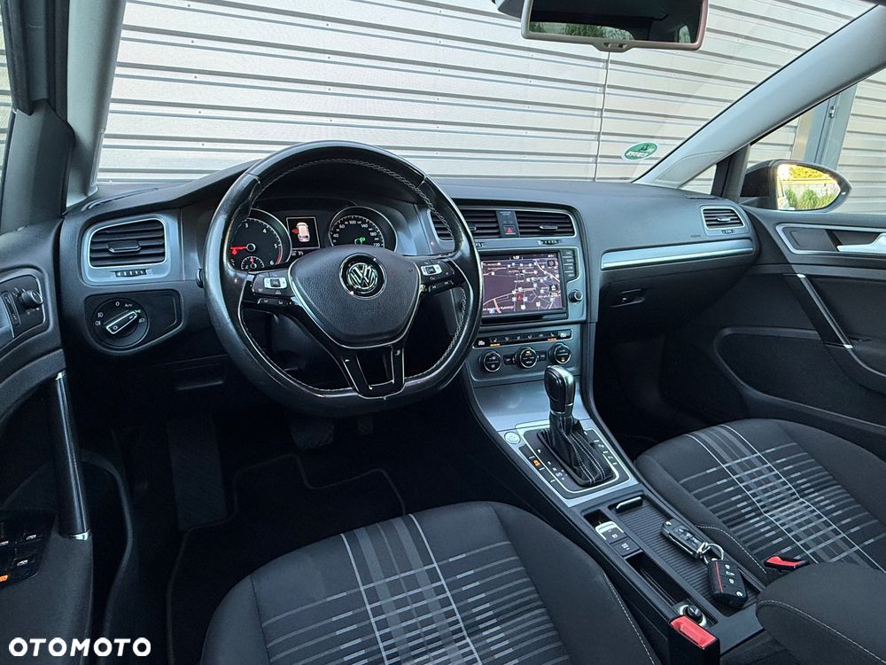 Volkswagen Golf 2.0 TDI BlueMotion Technology DSG Lounge - 8