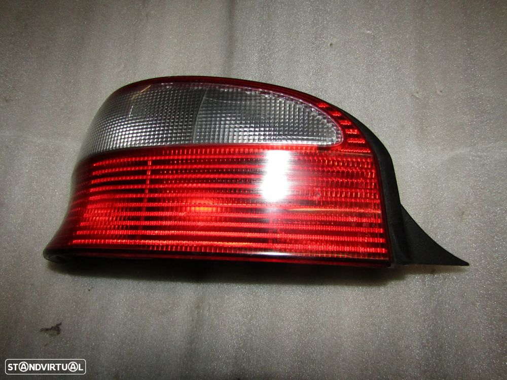 Farolim tras Citroen Saxo ano 2001 (ver fotos) - 2