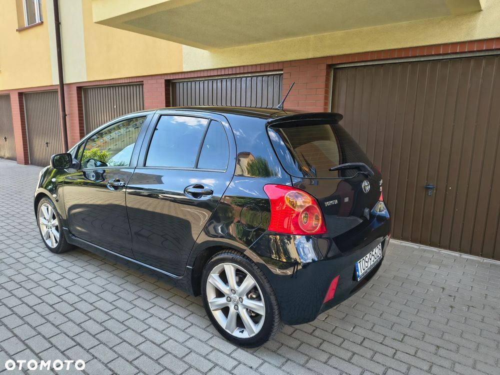 Toyota Yaris - 10