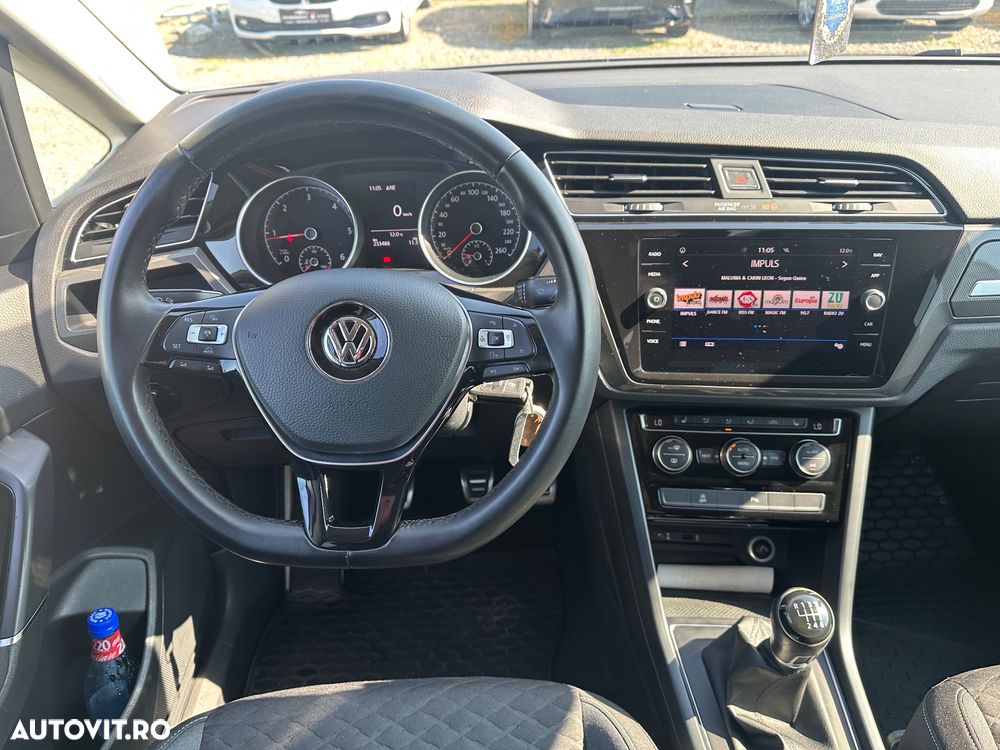 Volkswagen Touran - 5