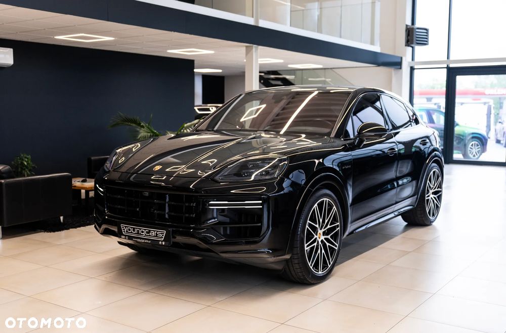 Porsche Cayenne Turbo E-Hybrid PHEV - 1