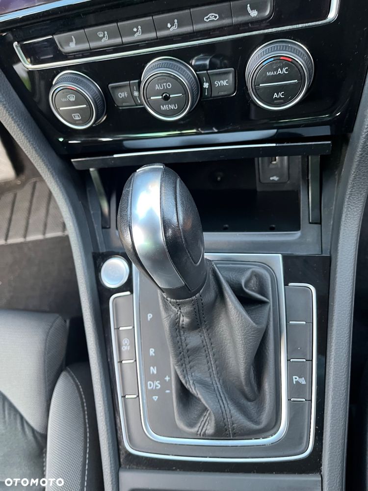 Volkswagen Golf 1.5 TSI BMT Evo Highline DSG - 27