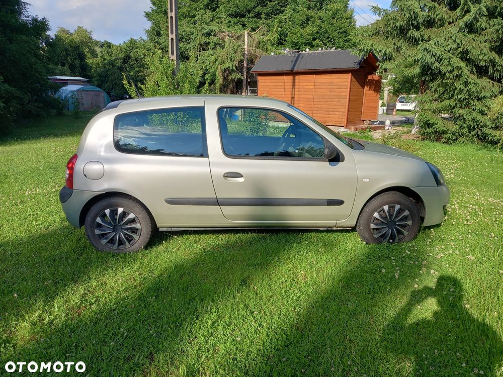 Renault Clio - 8